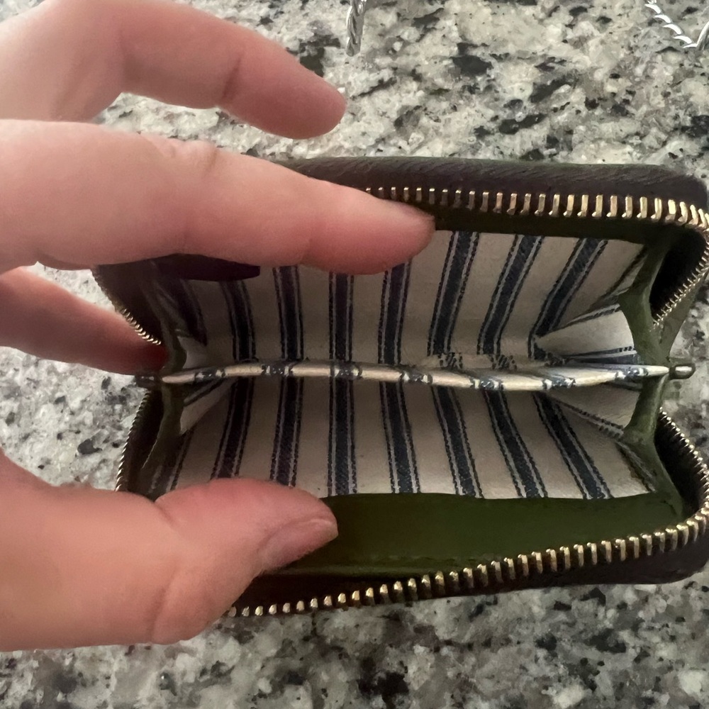 Dooney & Bourke Small Beacon Card Case in a Dark Olive Green! - Picture 7 of 11